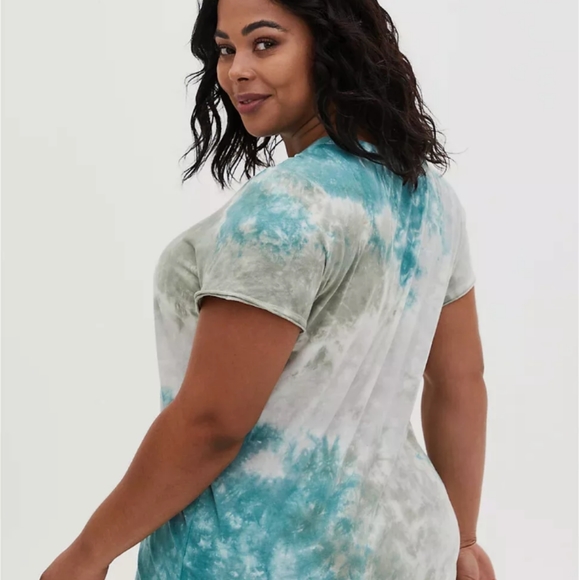 Torrid Pink Floyd classic fit crew tee - tie dye in a size 1 - Picture 3 of 4